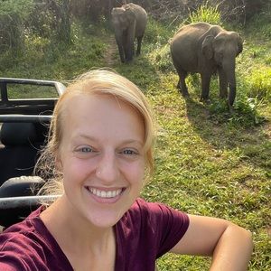 Meet your Posher, Caitlin